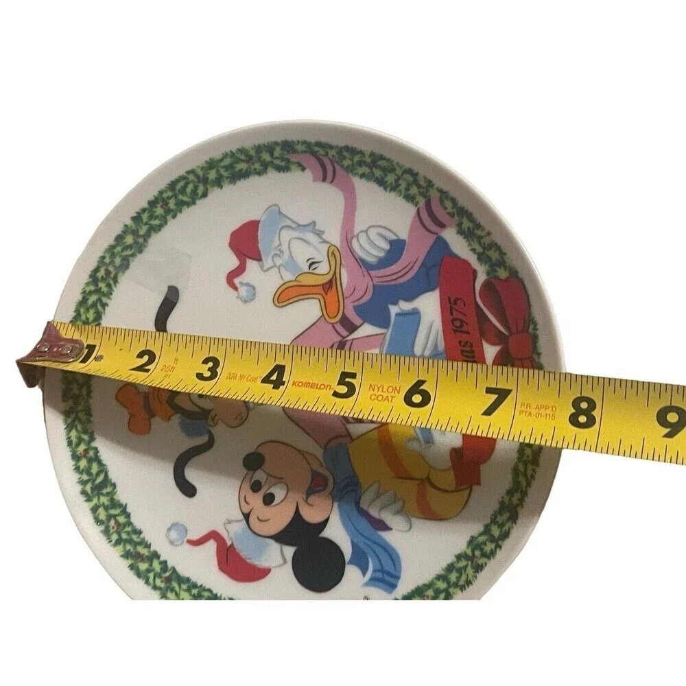 Vintage 1975 Schmid Walt Disney's Christmas Plate Mickey Goofy Donald 7.5